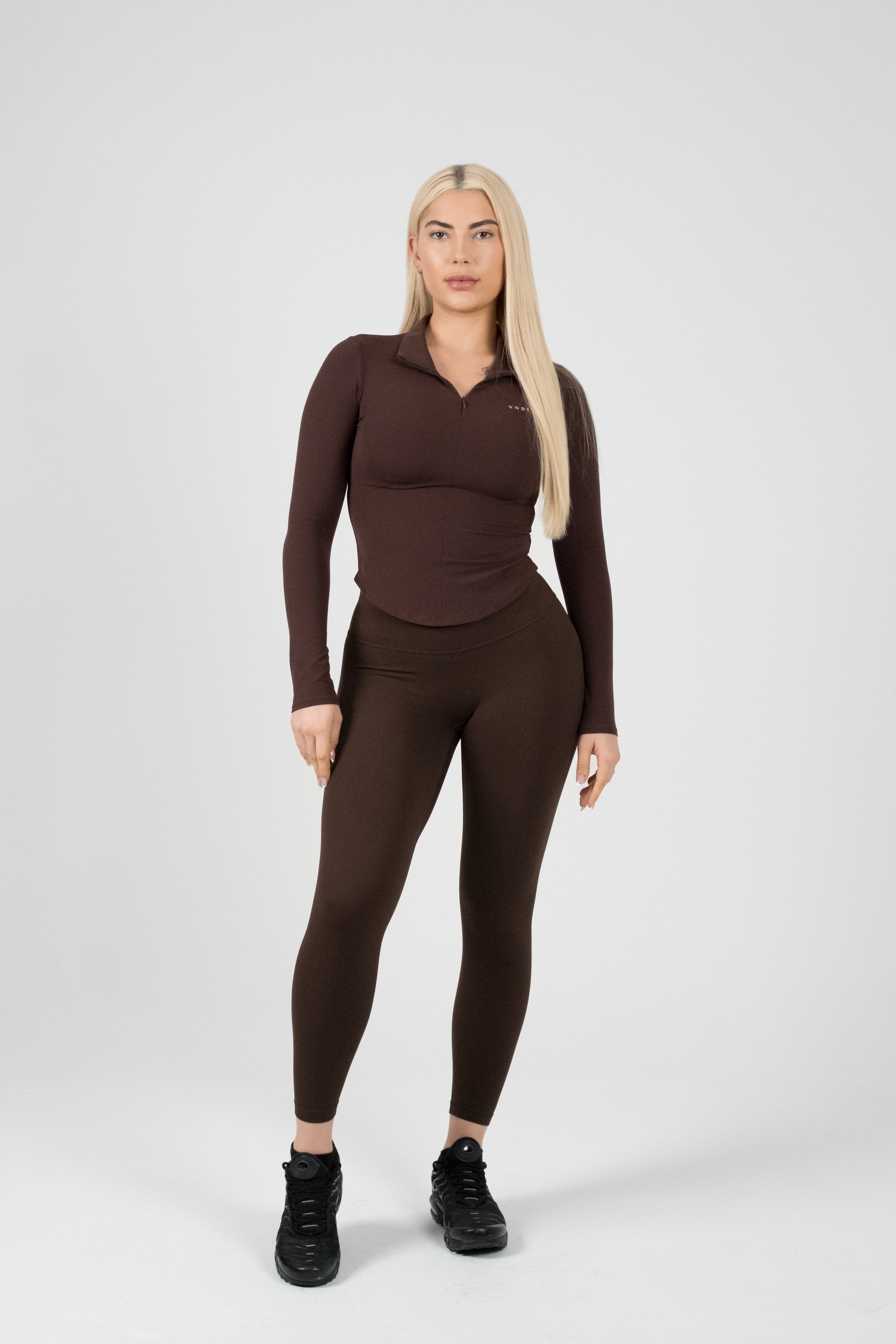 V LONGSLEEVE MAHOGANY